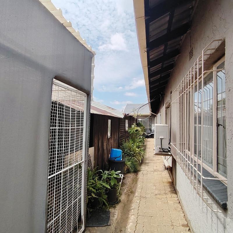 3 Bedroom Property for Sale in Klippoortje Gauteng