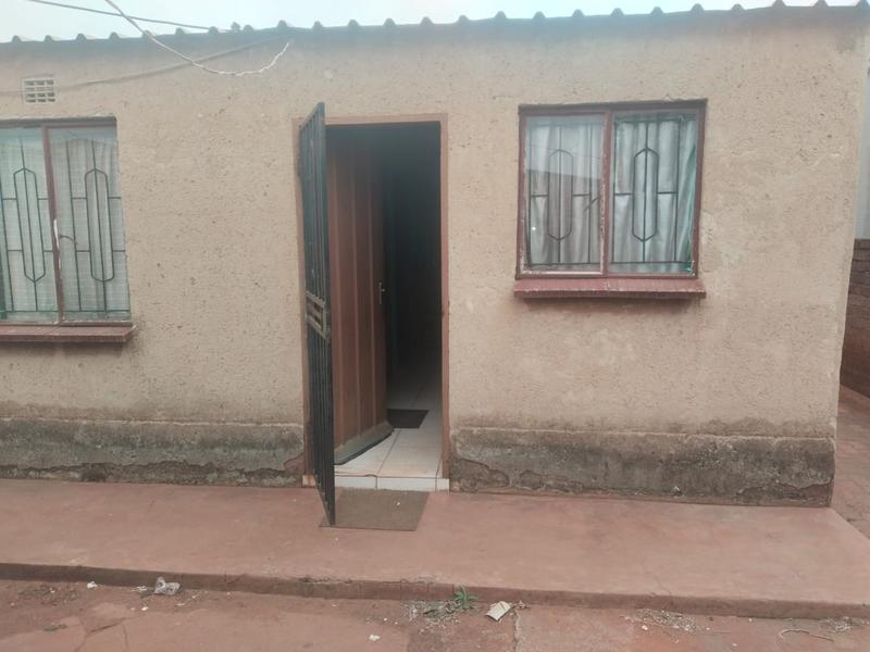 2 Bedroom Property for Sale in Katlehong South Gauteng