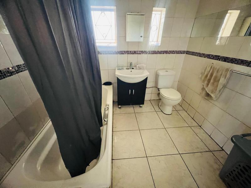 4 Bedroom Property for Sale in Laudium Gauteng