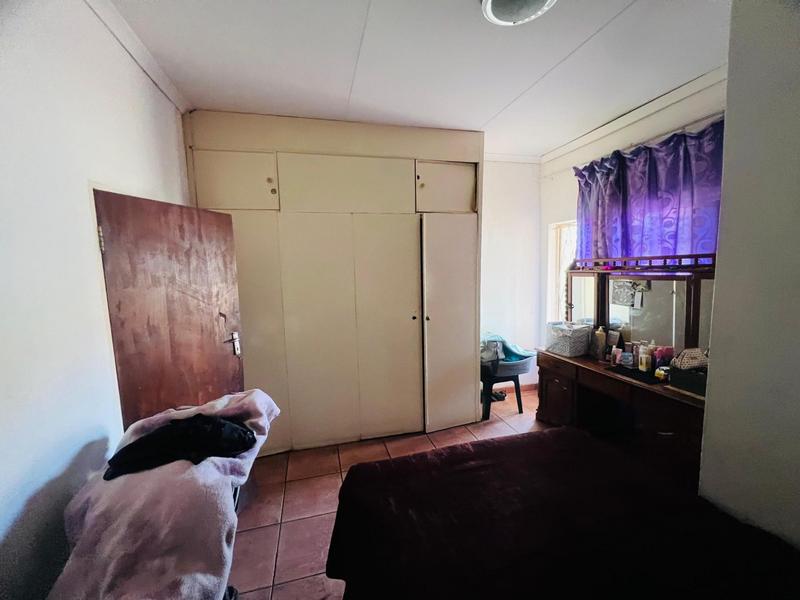 4 Bedroom Property for Sale in Laudium Gauteng