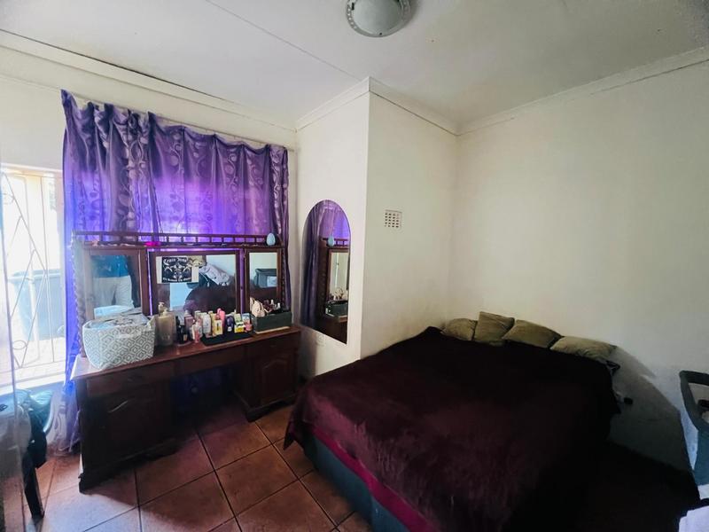 4 Bedroom Property for Sale in Laudium Gauteng