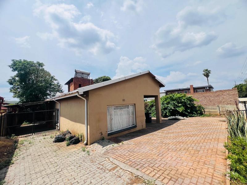 4 Bedroom Property for Sale in Laudium Gauteng