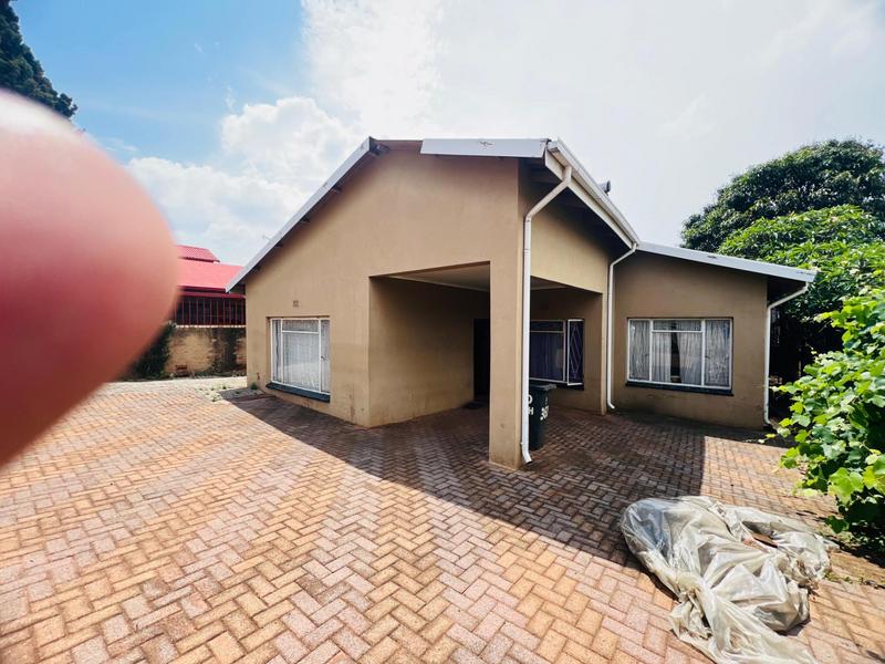 4 Bedroom Property for Sale in Laudium Gauteng