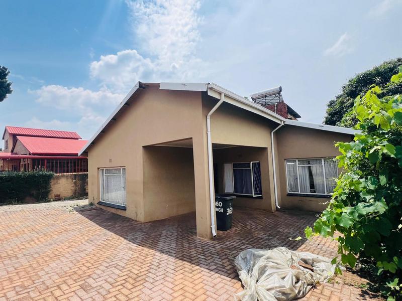 4 Bedroom Property for Sale in Laudium Gauteng