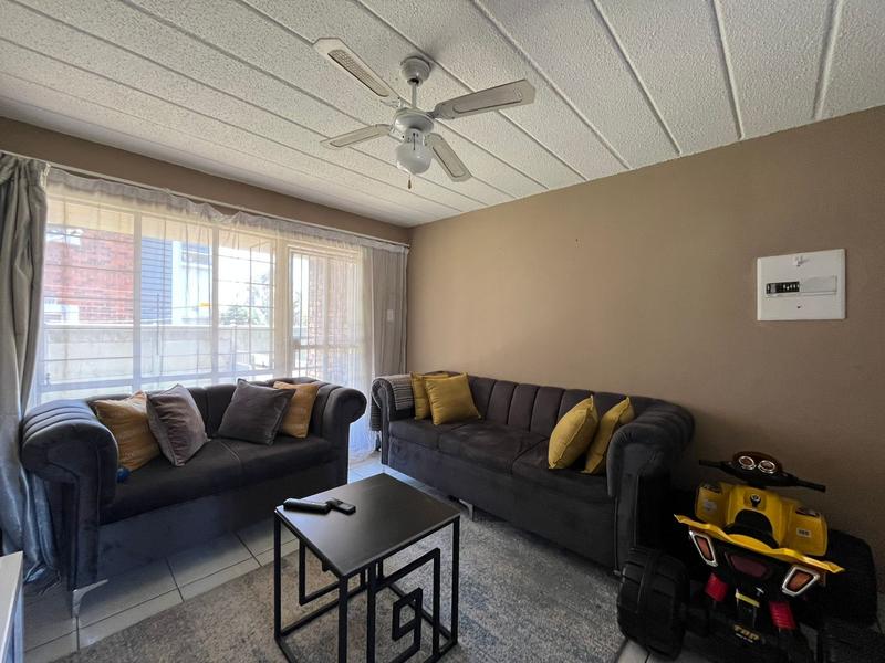 To Let 2 Bedroom Property for Rent in Glen Marais Gauteng