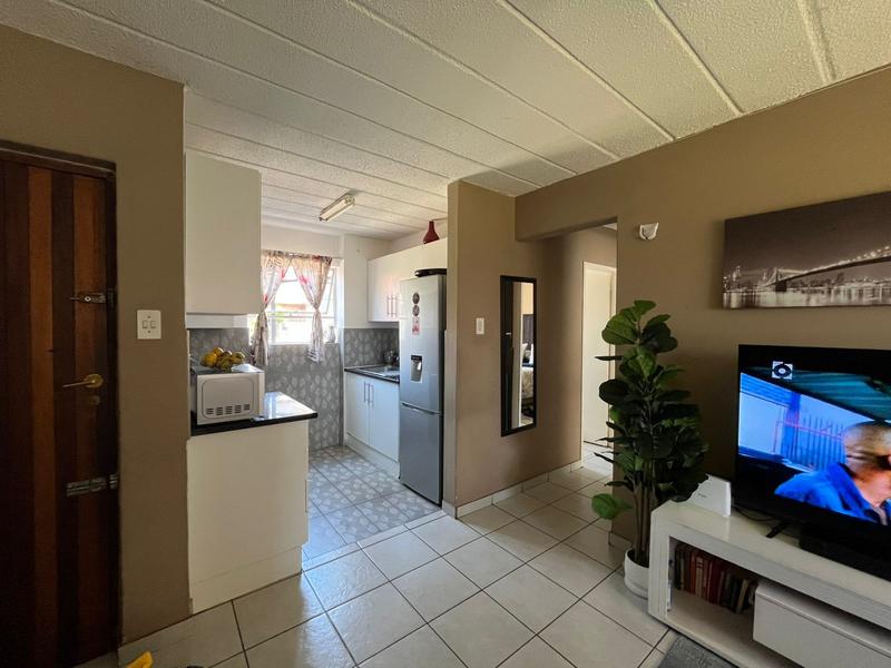 To Let 2 Bedroom Property for Rent in Glen Marais Gauteng