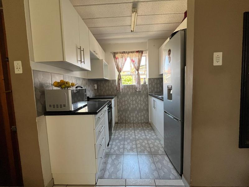 To Let 2 Bedroom Property for Rent in Glen Marais Gauteng