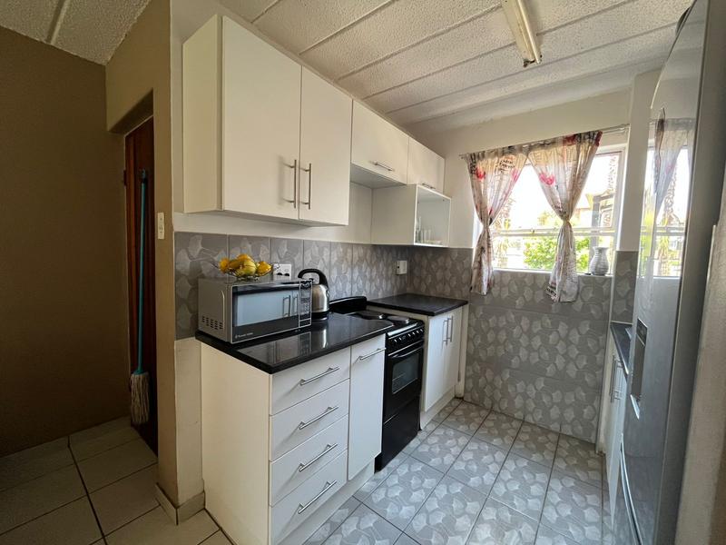 To Let 2 Bedroom Property for Rent in Glen Marais Gauteng