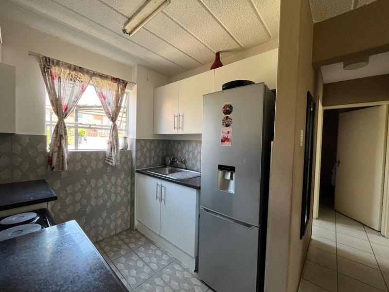 To Let 2 Bedroom Property for Rent in Glen Marais Gauteng