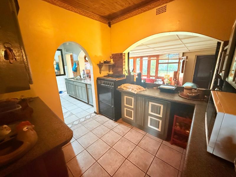 5 Bedroom Property for Sale in Flora Gardens Gauteng