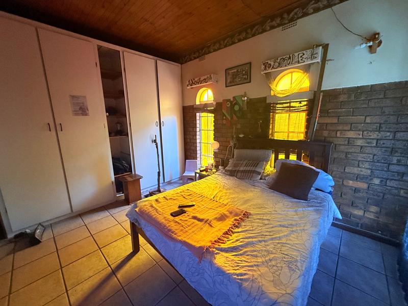 5 Bedroom Property for Sale in Flora Gardens Gauteng