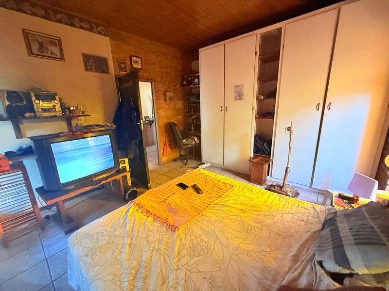 5 Bedroom Property for Sale in Flora Gardens Gauteng