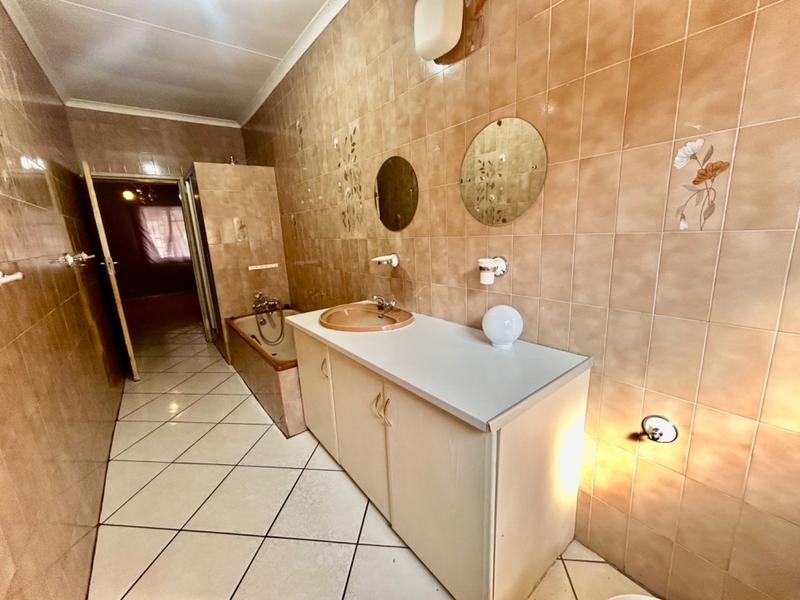 4 Bedroom Property for Sale in Vanderbijlpark CE 1 Gauteng