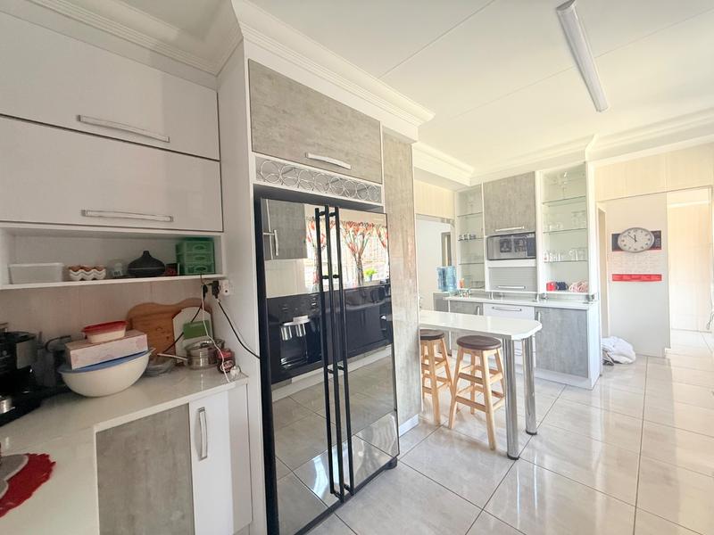 5 Bedroom Property for Sale in Vanderbijlpark SE 3 Gauteng