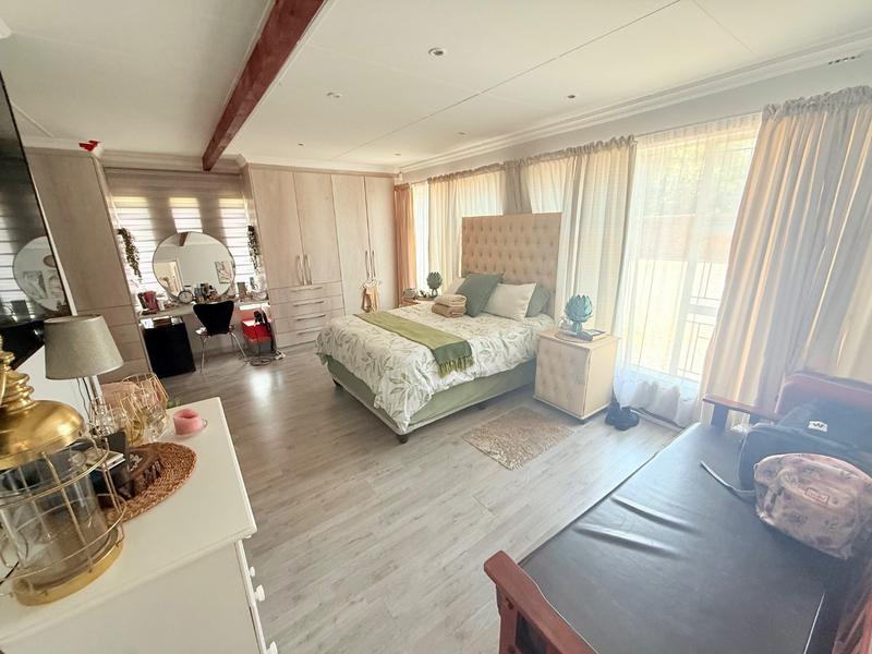 5 Bedroom Property for Sale in Vanderbijlpark SE 3 Gauteng