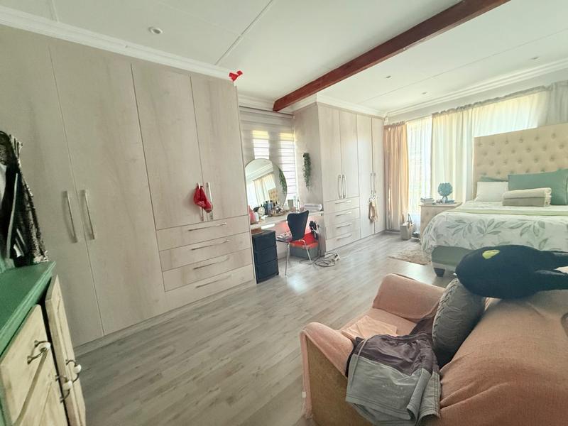 5 Bedroom Property for Sale in Vanderbijlpark SE 3 Gauteng