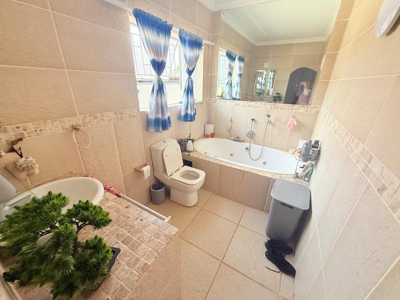 5 Bedroom Property for Sale in Vanderbijlpark SE 3 Gauteng