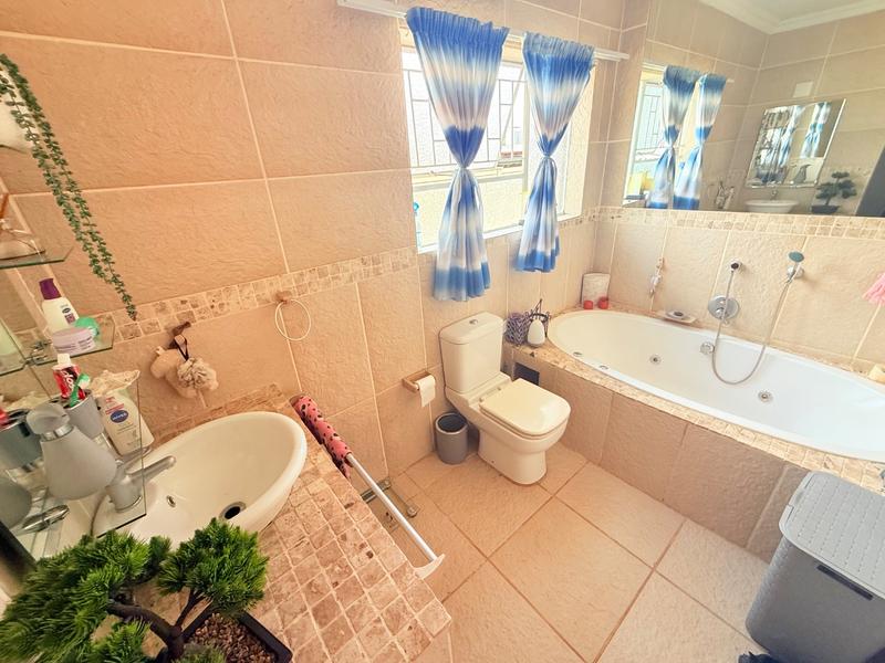 5 Bedroom Property for Sale in Vanderbijlpark SE 3 Gauteng