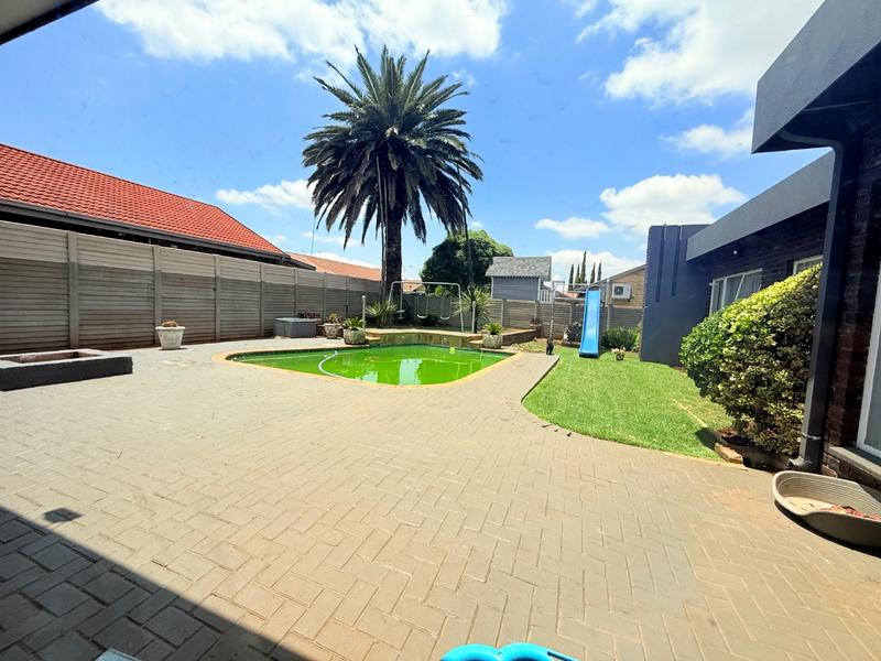 5 Bedroom Property for Sale in Vanderbijlpark SE 3 Gauteng