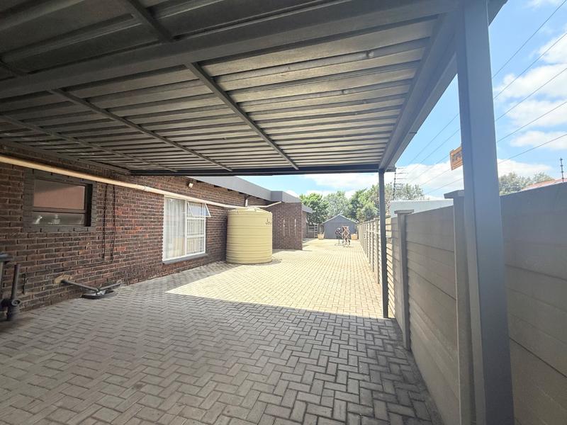 5 Bedroom Property for Sale in Vanderbijlpark SE 3 Gauteng