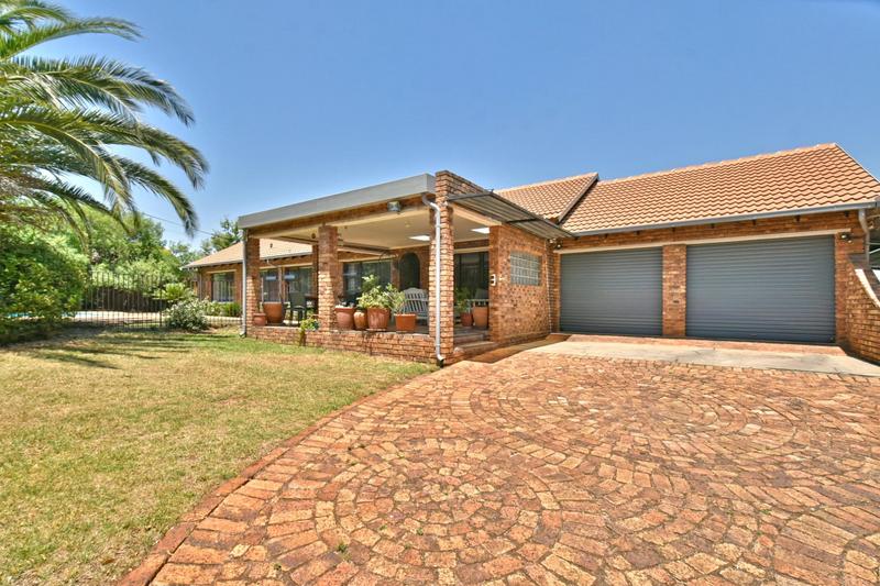 4 Bedroom Property for Sale in Mulbarton Gauteng