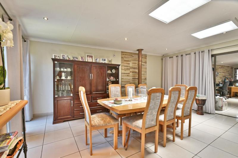 4 Bedroom Property for Sale in Mulbarton Gauteng