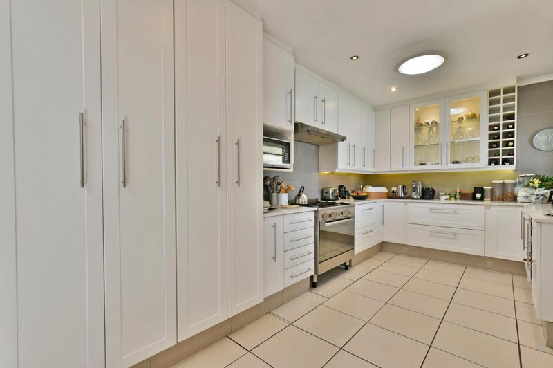 4 Bedroom Property for Sale in Mulbarton Gauteng