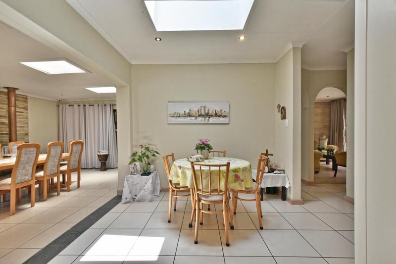 4 Bedroom Property for Sale in Mulbarton Gauteng