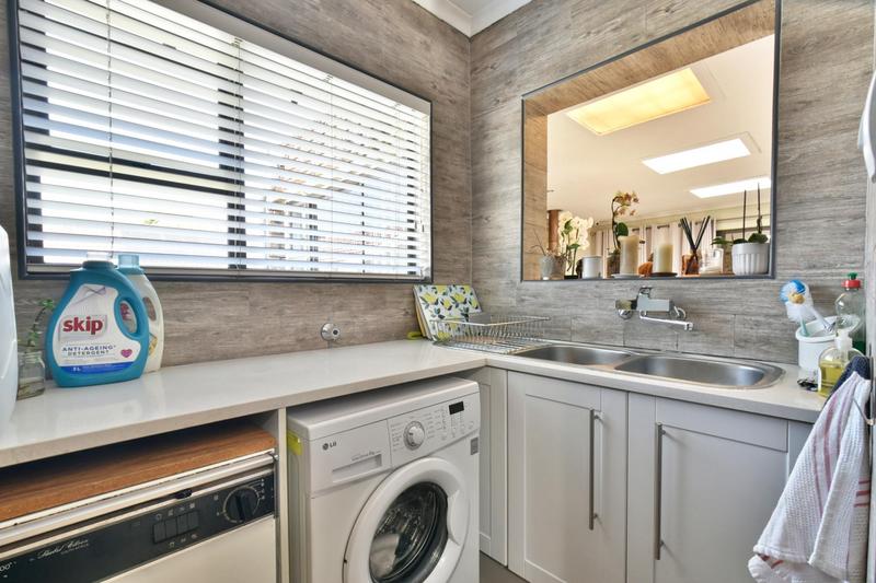 4 Bedroom Property for Sale in Mulbarton Gauteng