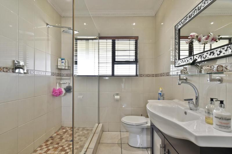 4 Bedroom Property for Sale in Mulbarton Gauteng