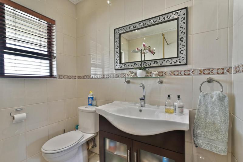 4 Bedroom Property for Sale in Mulbarton Gauteng