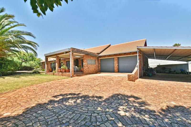 4 Bedroom Property for Sale in Mulbarton Gauteng