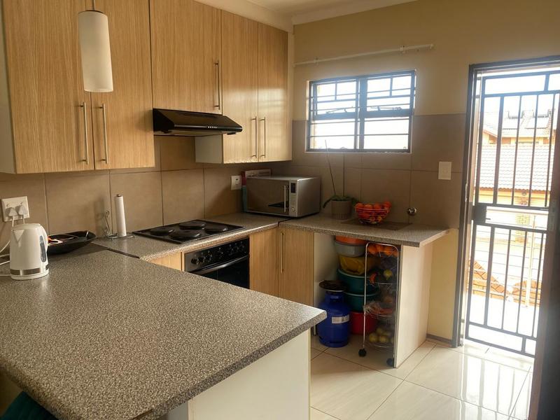 To Let 2 Bedroom Property for Rent in Noordwyk Gauteng