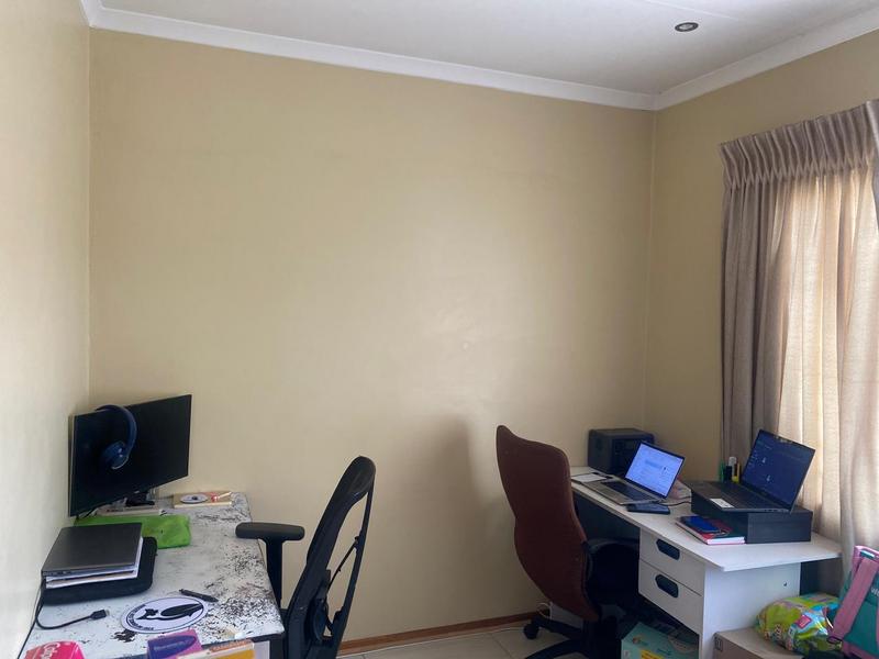 To Let 2 Bedroom Property for Rent in Noordwyk Gauteng