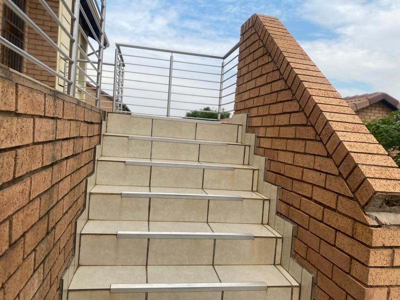 To Let 2 Bedroom Property for Rent in Noordwyk Gauteng