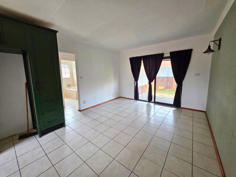 To Let 2 Bedroom Property for Rent in Glen Marais Gauteng