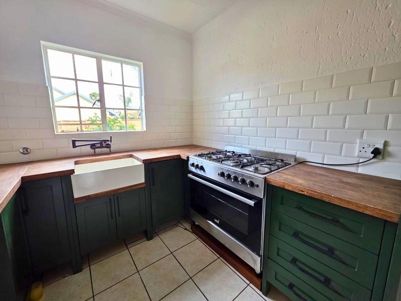 To Let 2 Bedroom Property for Rent in Glen Marais Gauteng