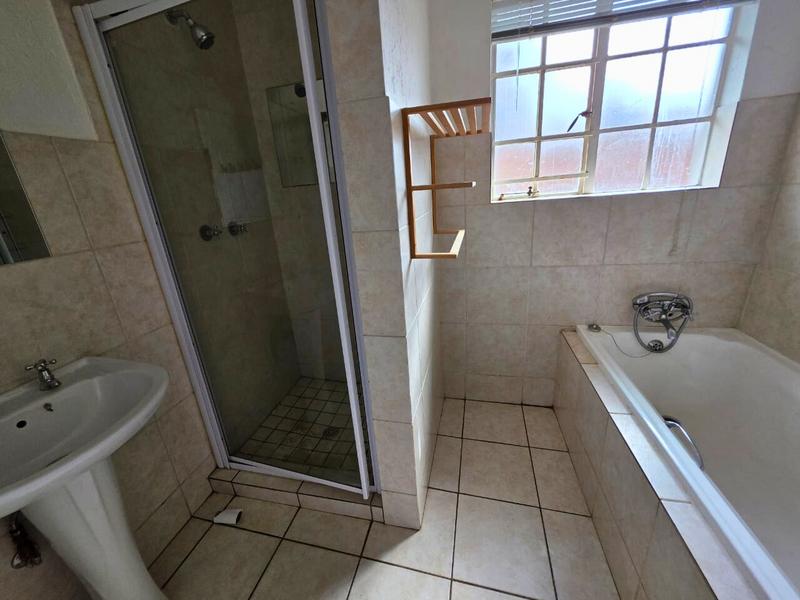 To Let 2 Bedroom Property for Rent in Glen Marais Gauteng