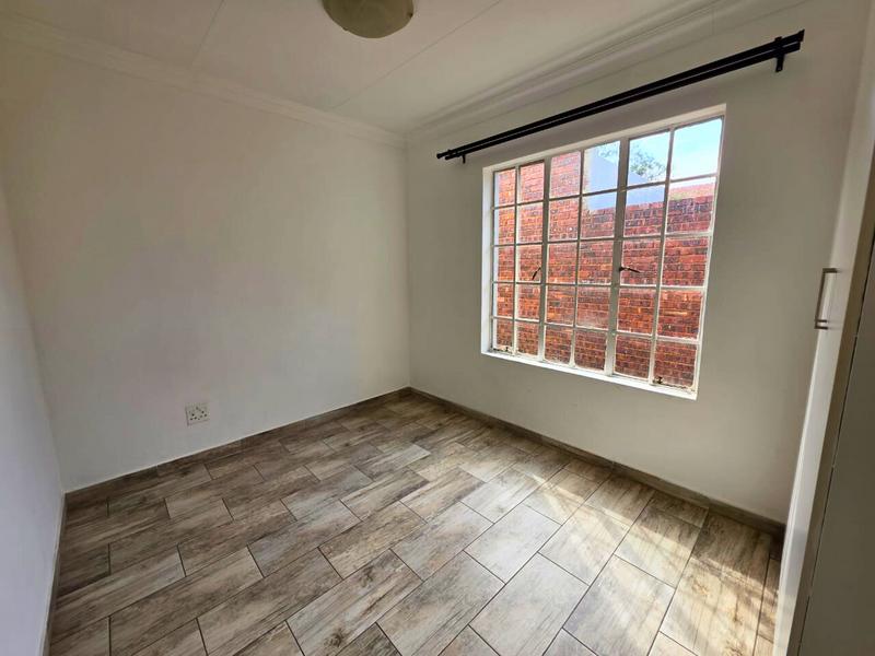 To Let 3 Bedroom Property for Rent in Glen Marais Gauteng