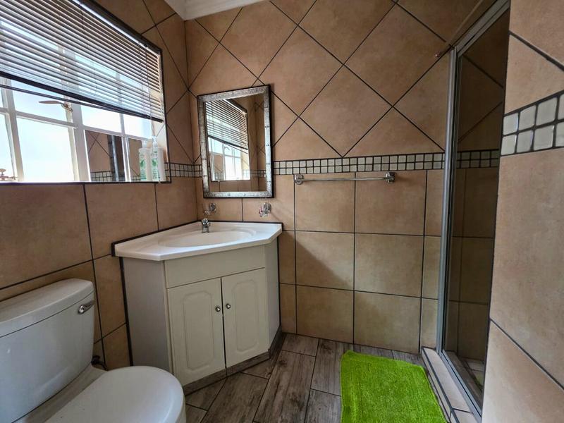To Let 3 Bedroom Property for Rent in Glen Marais Gauteng