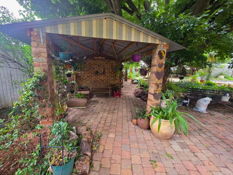 4 Bedroom Property for Sale in Glen Marais Gauteng