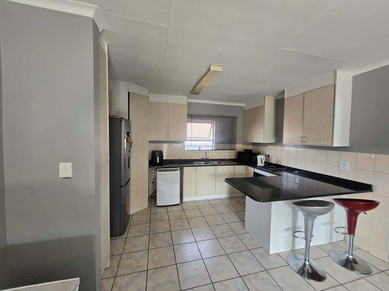 To Let 2 Bedroom Property for Rent in Birchleigh Gauteng