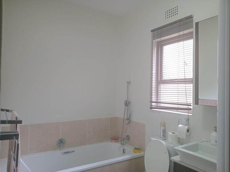 1 Bedroom Property for Sale in Sunninghill Gauteng