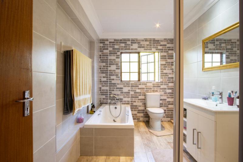 5 Bedroom Property for Sale in Beaulieu Gauteng