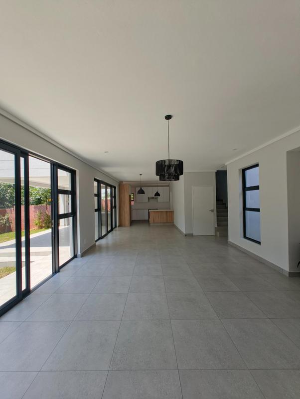 To Let 4 Bedroom Property for Rent in Ashlea Gardens Gauteng