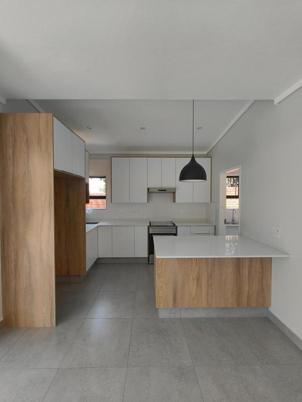 To Let 4 Bedroom Property for Rent in Ashlea Gardens Gauteng