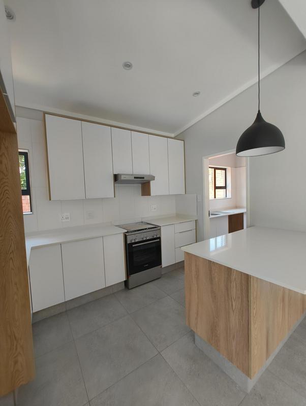 To Let 4 Bedroom Property for Rent in Ashlea Gardens Gauteng