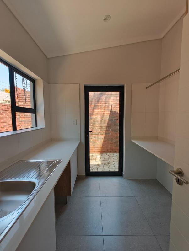 To Let 4 Bedroom Property for Rent in Ashlea Gardens Gauteng