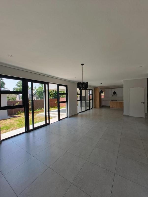 To Let 4 Bedroom Property for Rent in Ashlea Gardens Gauteng