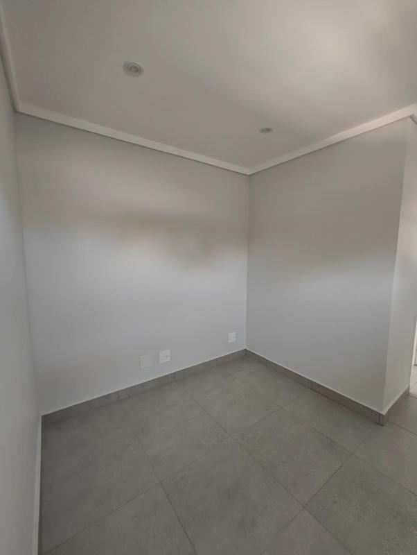 To Let 4 Bedroom Property for Rent in Ashlea Gardens Gauteng